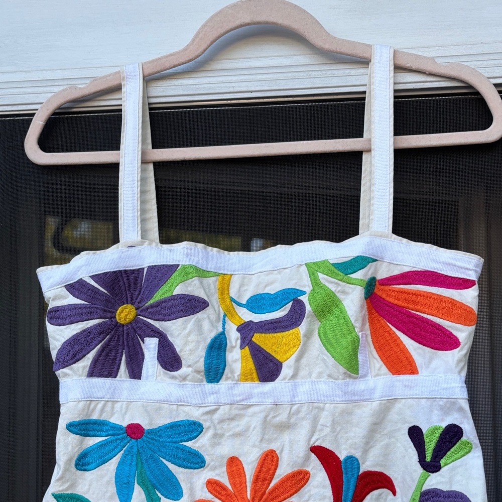 Tory Burch Ladies White Embroidered Floral Art Cotton Tank Top-6 - Picture 4 of 14